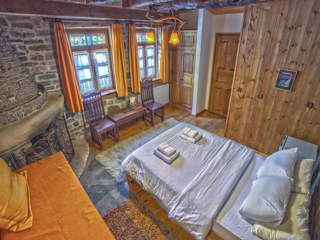 To Spiti Mas Otel Papingo Dış mekan fotoğraf