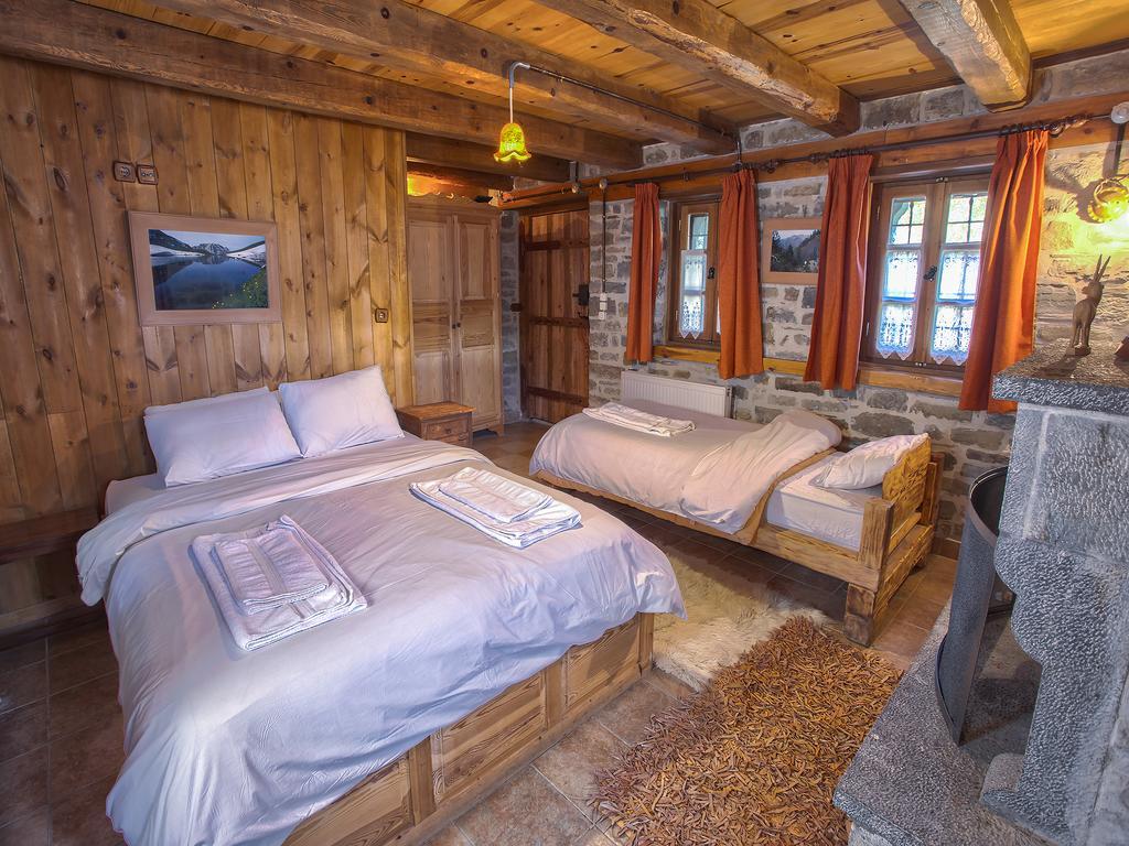 To Spiti Mas Otel Papingo Dış mekan fotoğraf