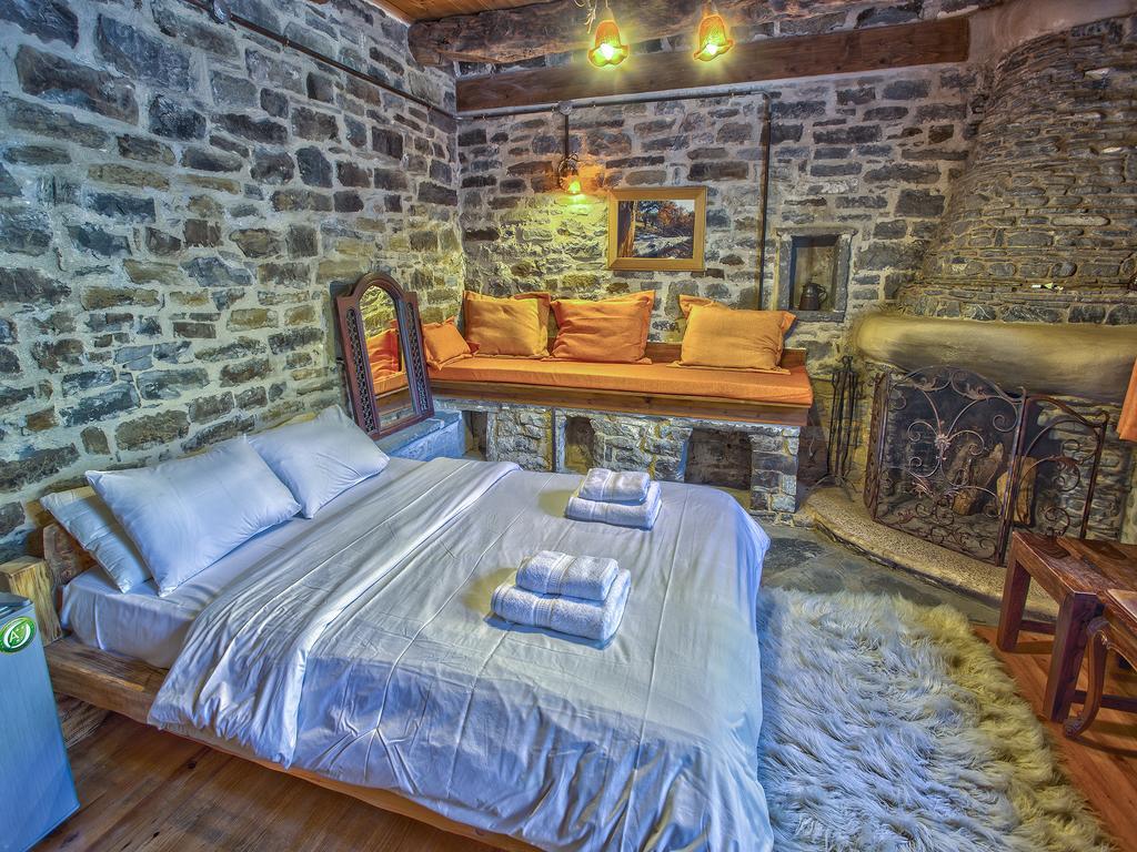 To Spiti Mas Otel Papingo Dış mekan fotoğraf